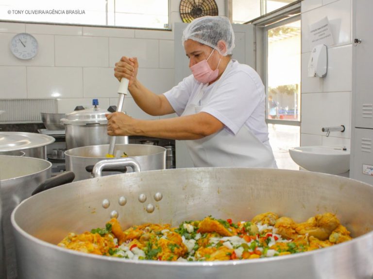 Escolas públicas do DF passam a contar com R$ 61,4 milhões no reforço da merenda escolar