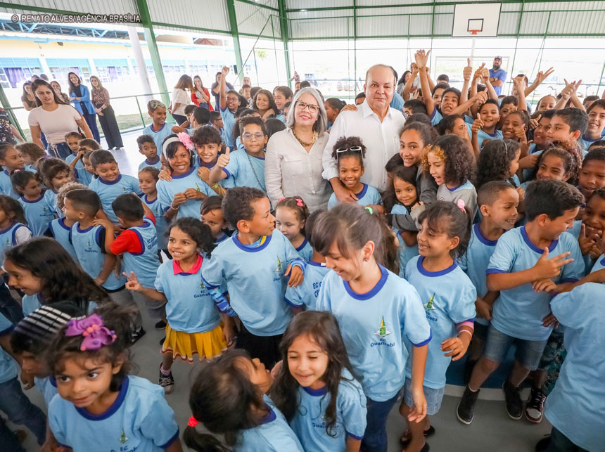 Escola Classe Guariroba ganha cobertura para quadra e pintura completa