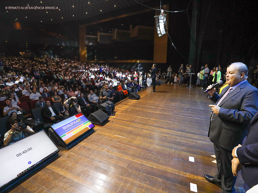 GDF qualifica 50 mil pessoas para o mercado de trabalho