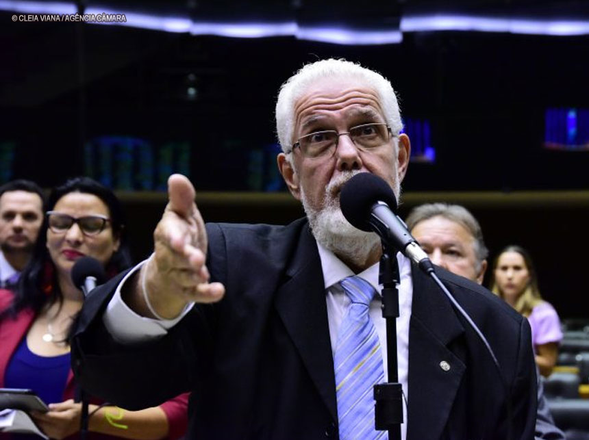 Câmara aprova urgência a projeto que autoriza recontratação de profissionais no programa Mais Médicos