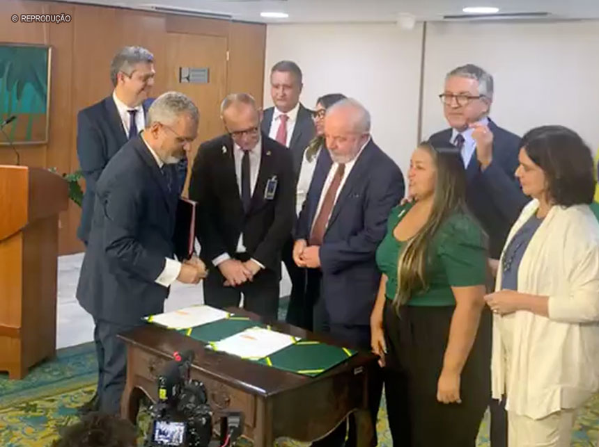 Presidente Lula assina PNL do Piso Nacional da Enfermagem a ser apreciado pelo Congresso Nacional
