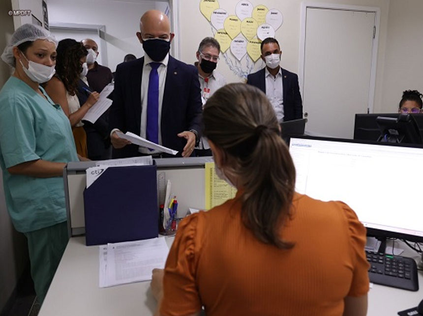 MPDFT faz vistoria para apurar denúncia de falta de anestesiologistas no Hospital do Gama