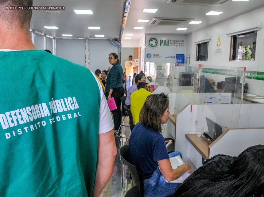 235 analistas e 15 defensores públicos tomam posse neste sábado