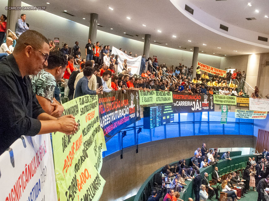 CLDF aprova reajuste de 18% aos servidores do GDF e 25% aos comissionados