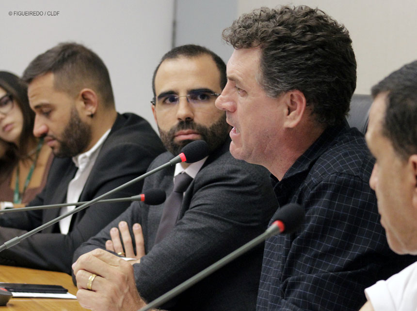 Comissão de Constituição e Justiça da CLDF aprova reajuste salarial de servidores do GDF