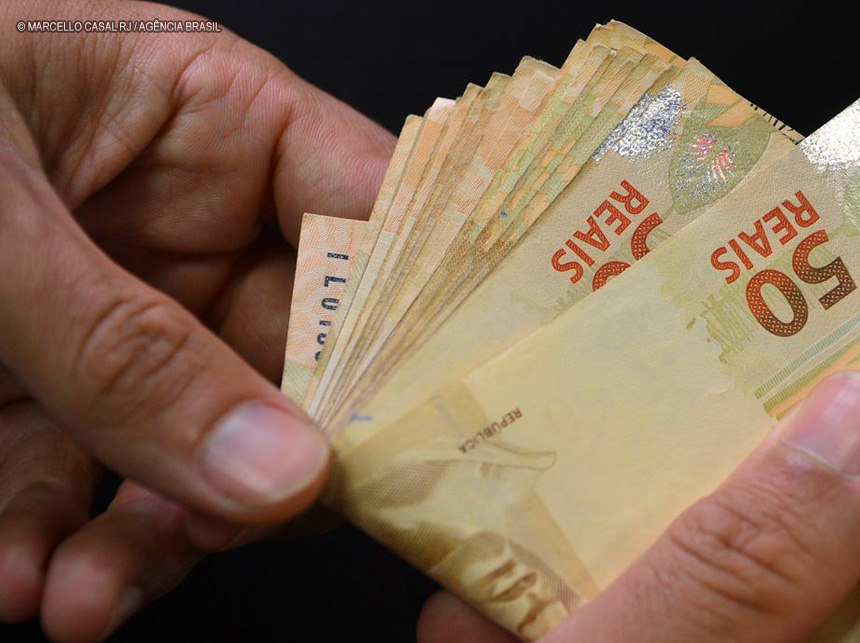 Lula deve assinar Medida Provisória do salário mínimo de R$ 1.320 até 1º de maio