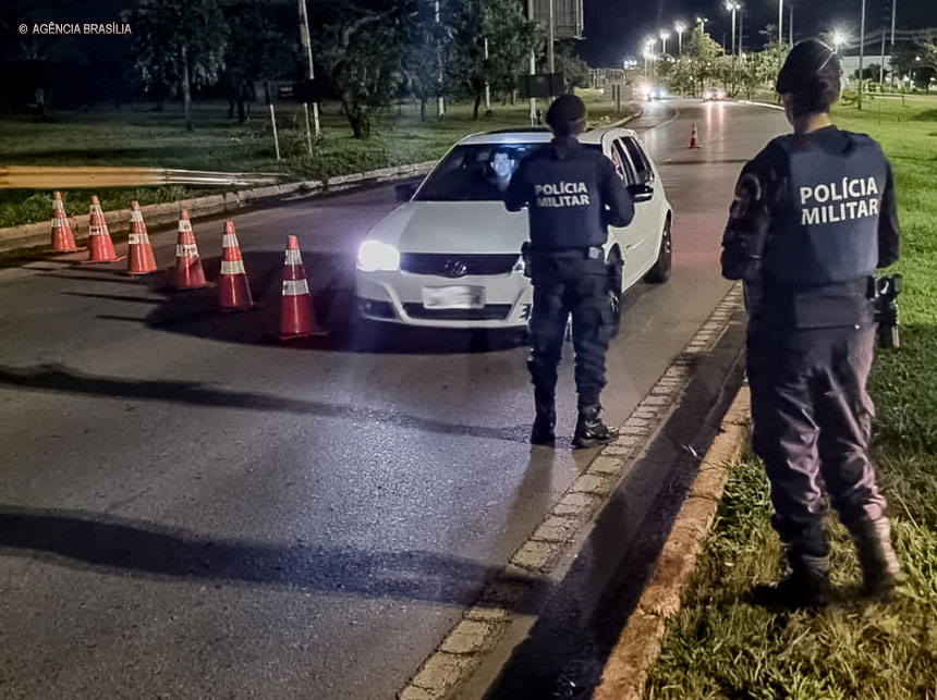 Mais de 2 mil condutores foram flagrados sem habilitação no DF nesse ano