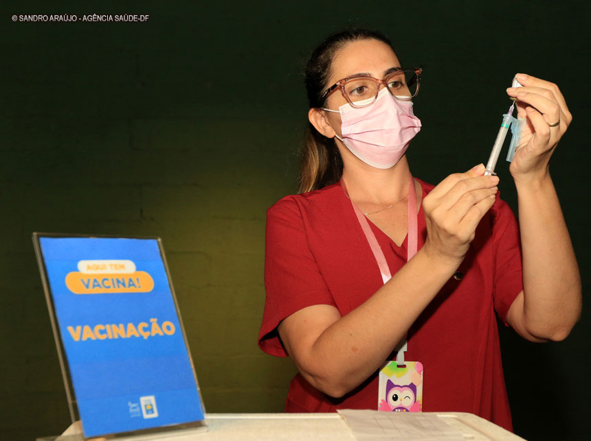 Vacinação contra gripe, covid e outras doenças está disponível em 23 locais do DF neste sábado (15)