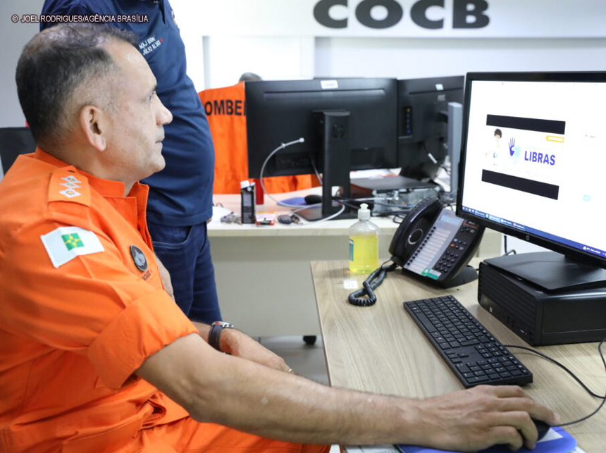 Centrais de emergência 190 e 193 iniciam atendimento em Libras no DF