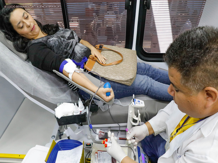 Com ônibus novo, Hemocentro recebe doações de sangue no Riacho Fundo II