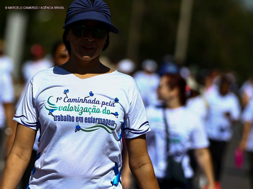 Profissionais da enfermagem fazem ato por valorização da categoria