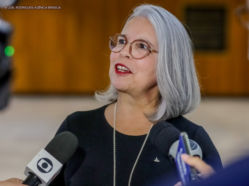 GDF se reúne com professores para tentar encerrar a greve