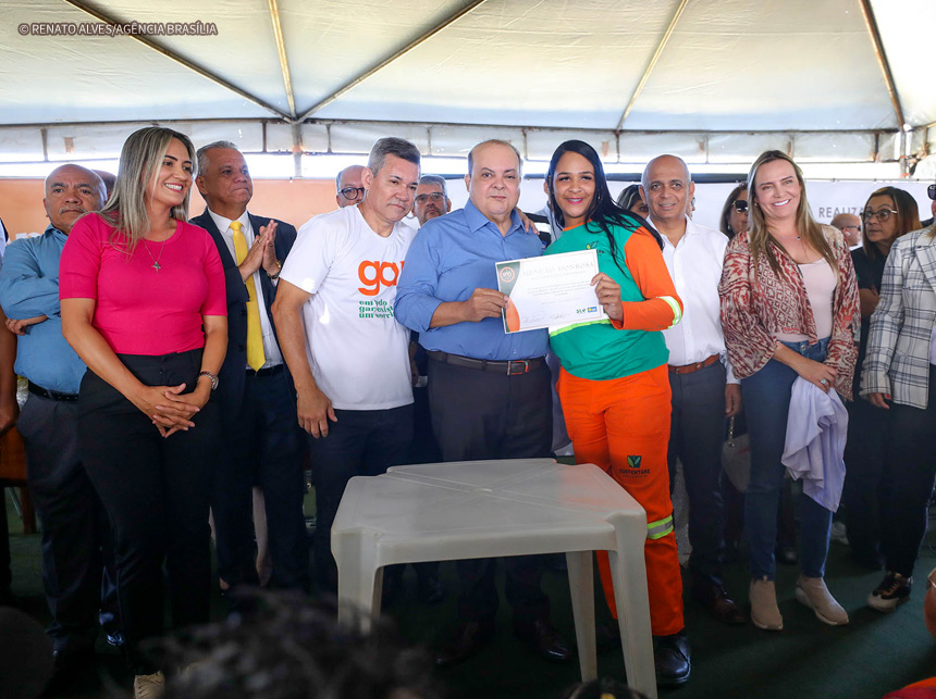 Ibaneis Rocha exalta qualidade do trabalho dos garis