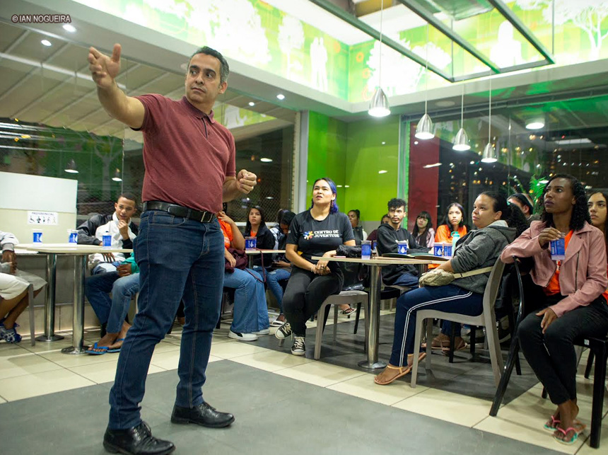 Centro de Juventude promove capacitação de jovens na franquia McDonald’s