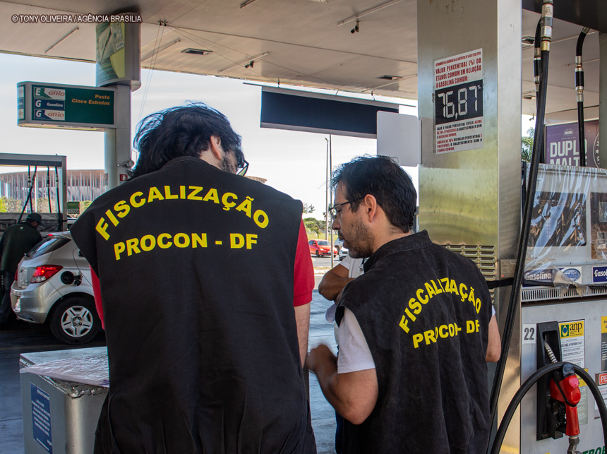 Procon fiscaliza postos de combustível após suspeita de aumento inoportuno
