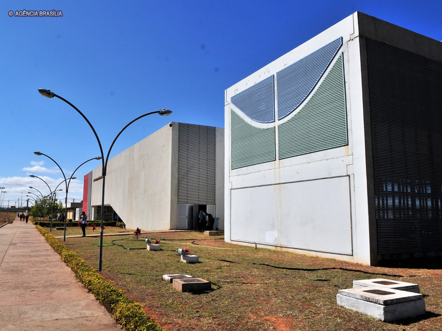 Inscrições abertas: secretaria da Juventude e UnB oferecem cursos gratuitos de idiomas