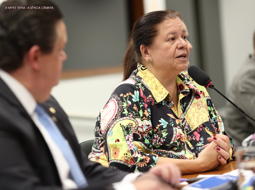 CCJ aprova participação da AMB em composição de conselho de análise de novas tecnologias no SUS