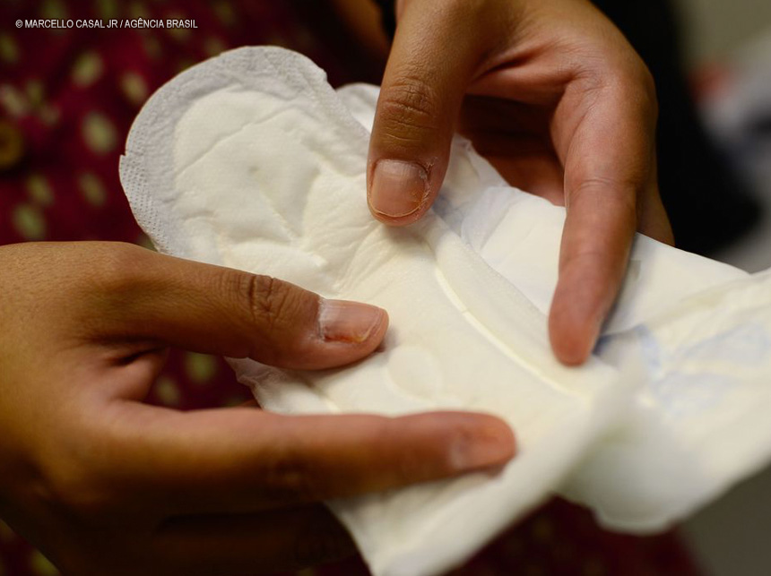 Distribuição de absorventes deve beneficiar 24 milhões de mulheres