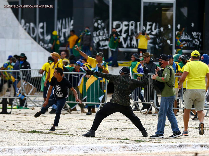 STF condena mais 15 réus pelos atos antidemocráticos de 8/1