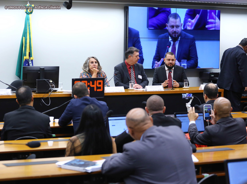 Especialistas defendem a regulamentação da profissão de bombeiro civil