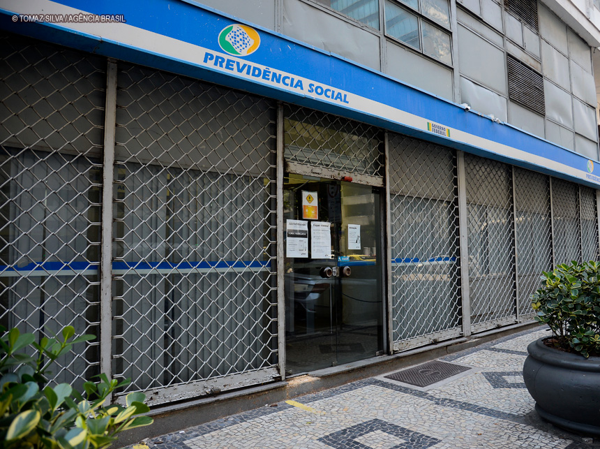 INSS vai contratar mil técnicos de seguro social