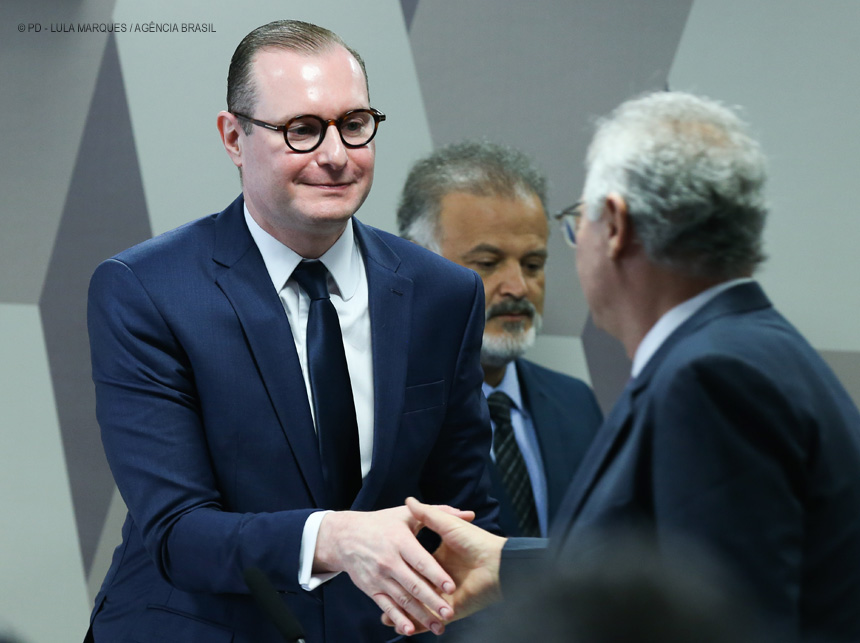 Senado aprova indicação de Cristiano Zanin para o STF