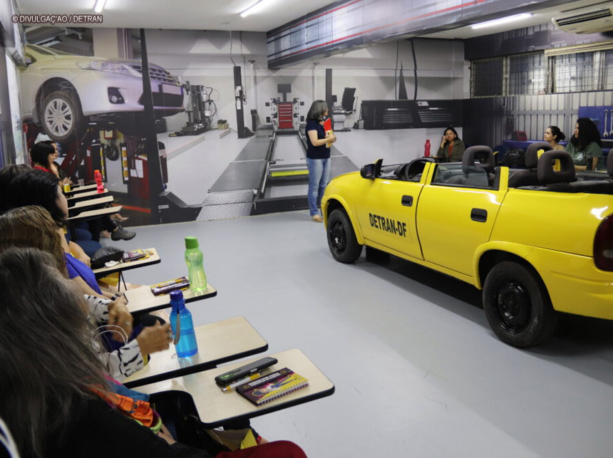 Detran-DF abre inscrições para Curso Mecânica para Mulheres