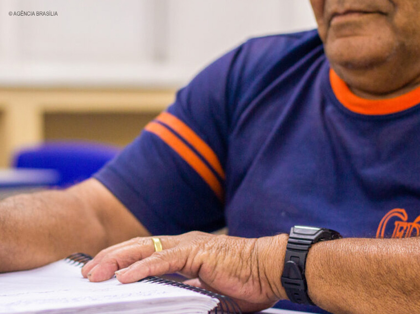 Inscrições abertas para EJA em 95 escolas públicas do DF