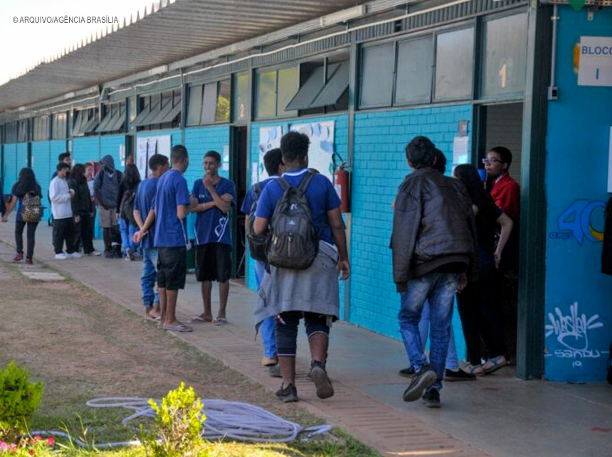 DF lidera percentual de estudantes que concluíram o ensino médio