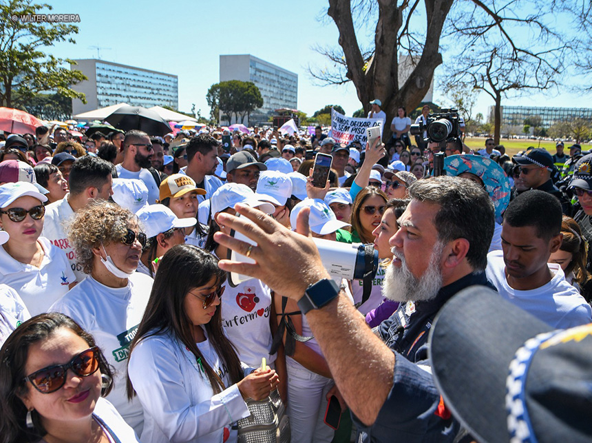 Piso salarial: Em greve Enfermagem realiza nova mobilização nessa sexta (30)