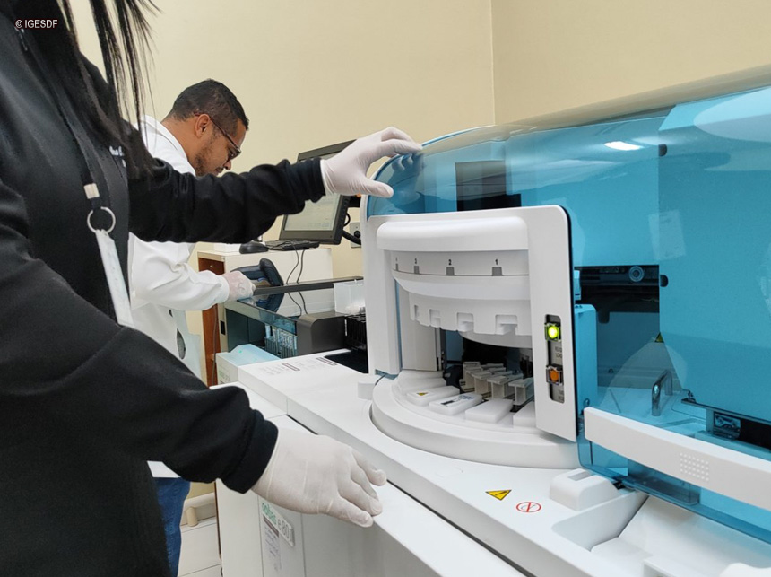 Laboratório Clínico do HBDF recebe equipamento para realizar exames hormonais e marcadores tumorais