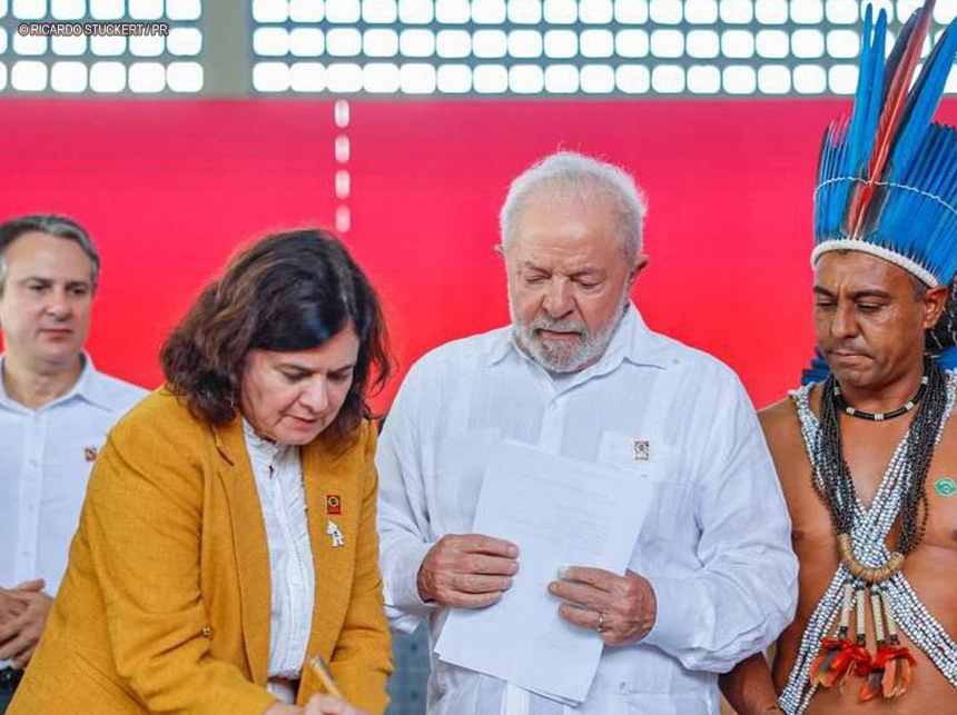 Lula remodela o Farmácia Popular e beneficiários do Bolsa Família passam a ter acesso a medicamentos gratuitos