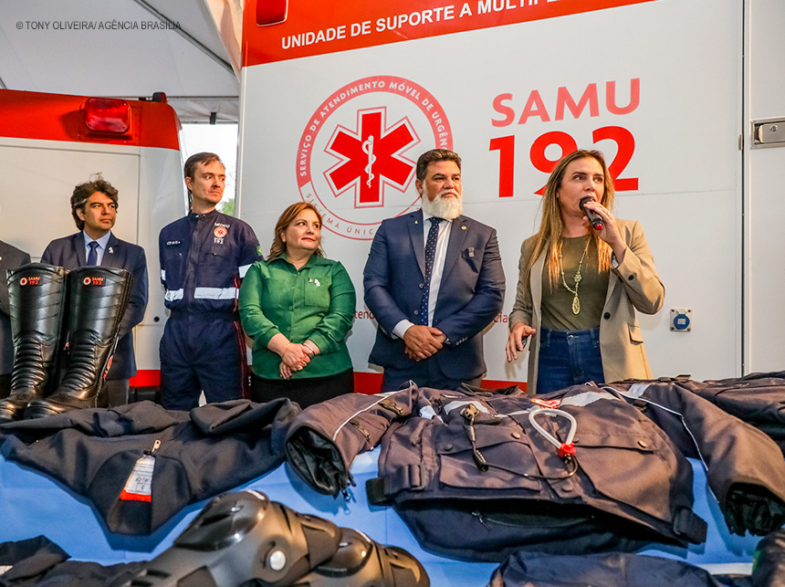 Celina Leão realiza entrega de mais de 2,6 mil novos equipamentos de segurança ao SAMU-DF