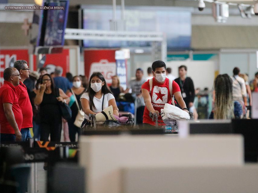 Anvisa deixa de exigir teste de covid-19 para entrada no país