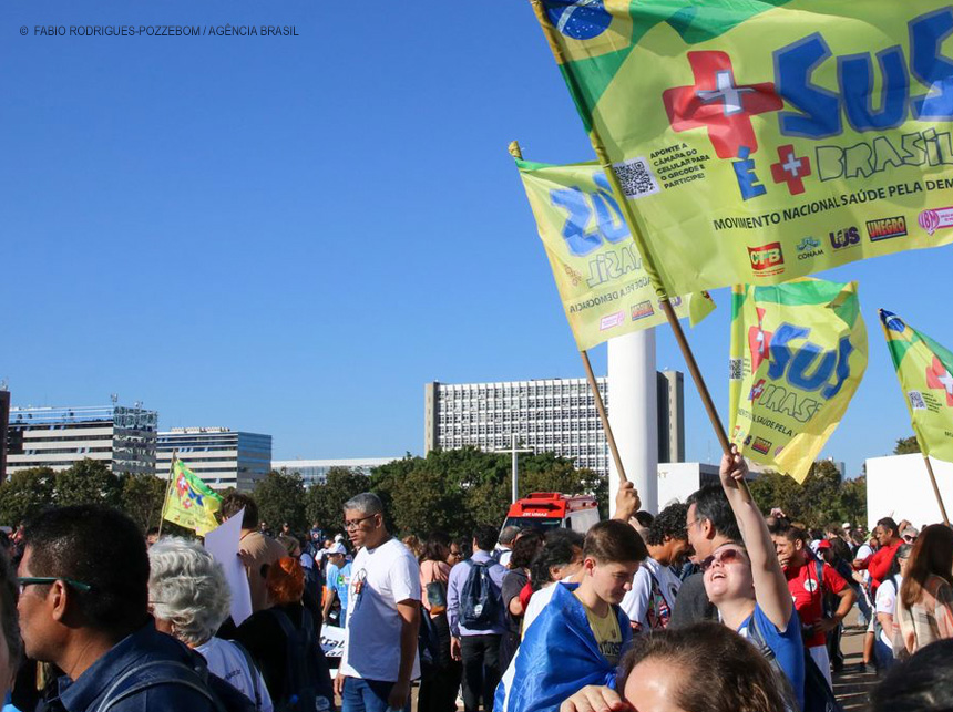Ato em Brasília faz defesa do SUS, da vida e da democracia