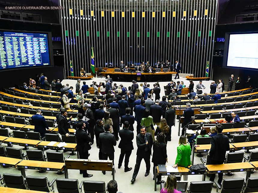 Congresso aprova crédito orçamentário de R$ 3,5 bi e reajuste das forças de segurança do DF