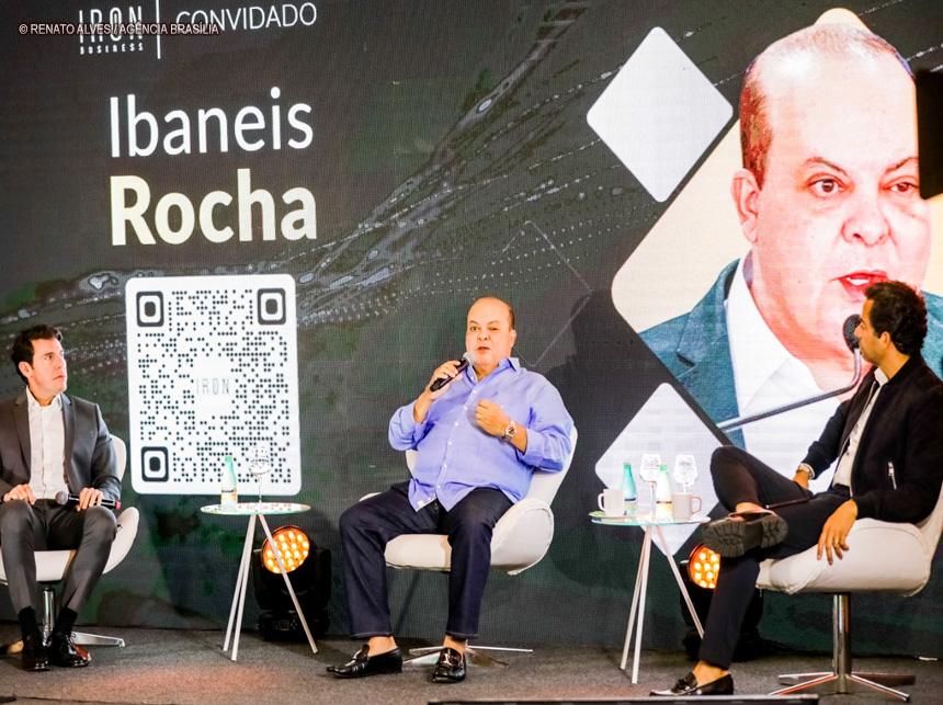 Ibaneis faz balanço de governo durante encontro empresarial