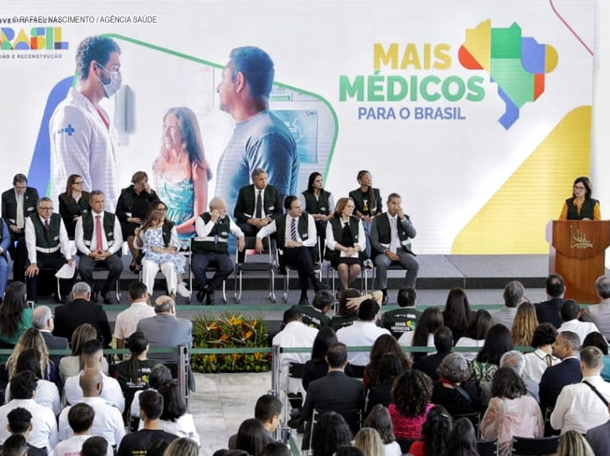 Lula sanciona lei do Mais Médicos com criação de 15 mil novas vagas em 2023