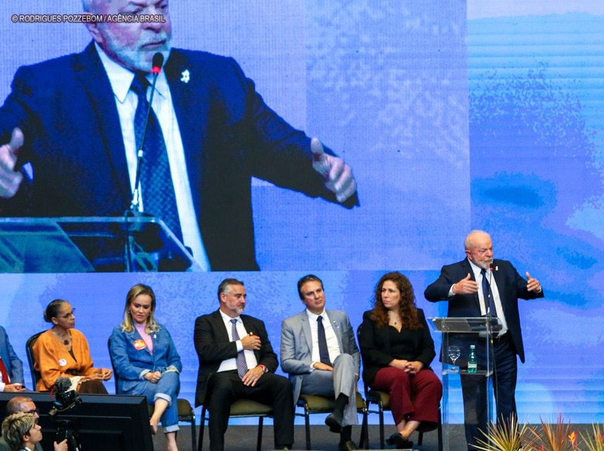 Nísia fica! Afirma Lula sobre tentativas de substituição da ministra da Saúde, Nísia Trindade