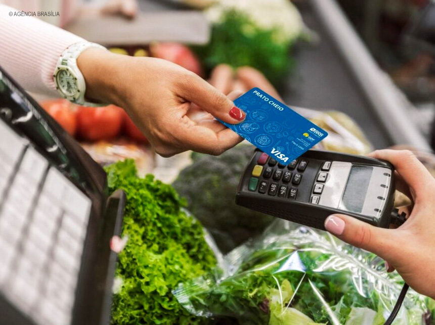 GDF libera R$ 35 milhões para pagamento do Cartão Prato Cheio e DF Social