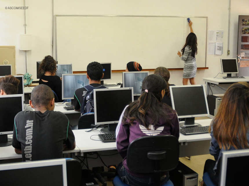 Celina Leão autoriza realização de processo seletivo para professores substitutos