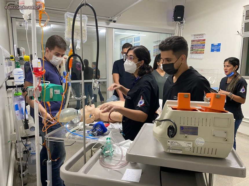 GDF prepara residentes em medicina de emergência no Hospital de Santa Maria