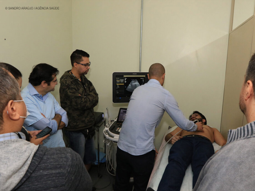 Médicos da Emergência do HRT passam por capacitação para uso do ultrassom