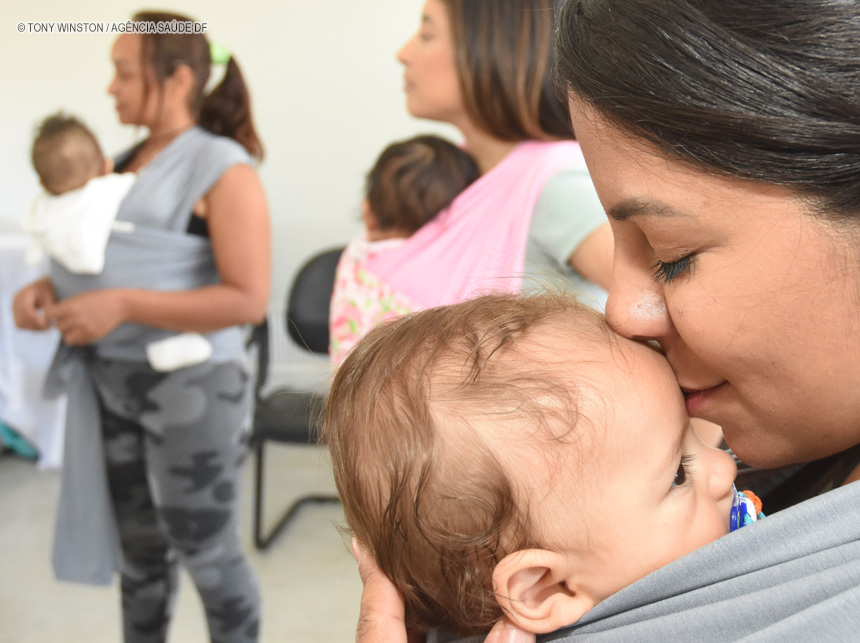 UBS orienta mães sobre técnicas de amamentação e cuidados com os bebês