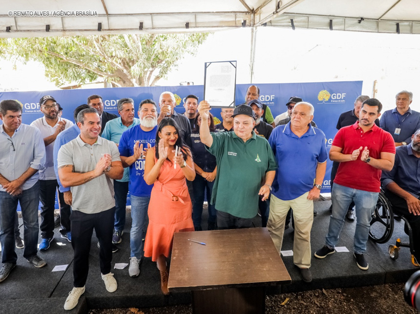 Ibaneis entrega administração de Água Quente e anuncia investimentos na cidade