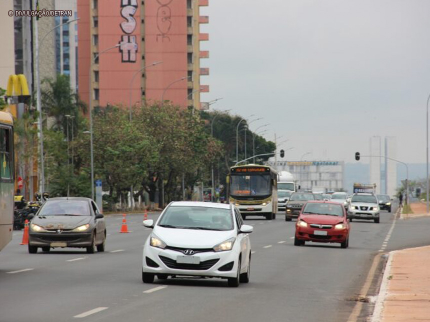 Fiscalização de licenciamento começa em 1° de outubro no DF