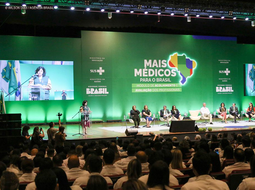 Curso de formação do Mais Médicos conta com 1 mil profissionais