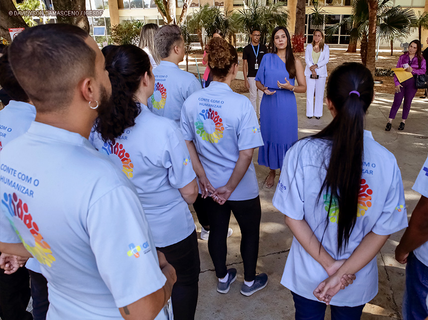 Mayara Noronha visita Hospital de Base para celebrar Projeto Humanizar