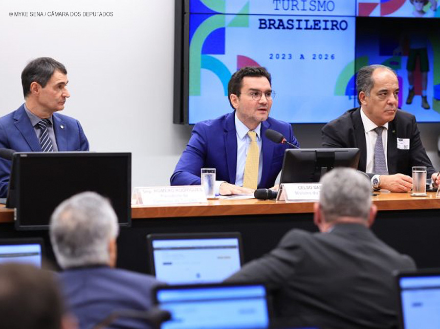 Preço das passagens é entrave ao desenvolvimento do turismo no Brasil, diz ministro