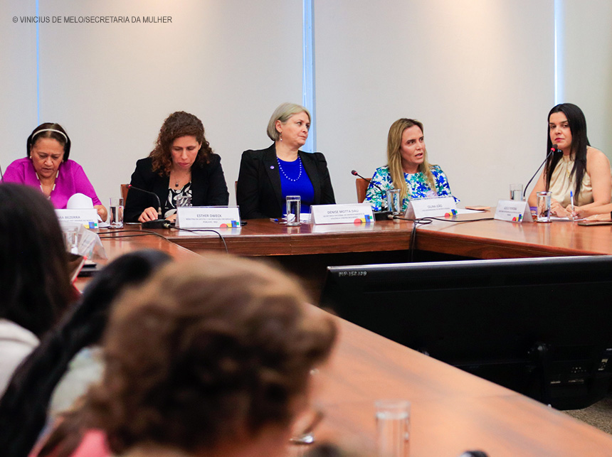 Parceria entre GDF e governo federal promove a contratação de mulheres